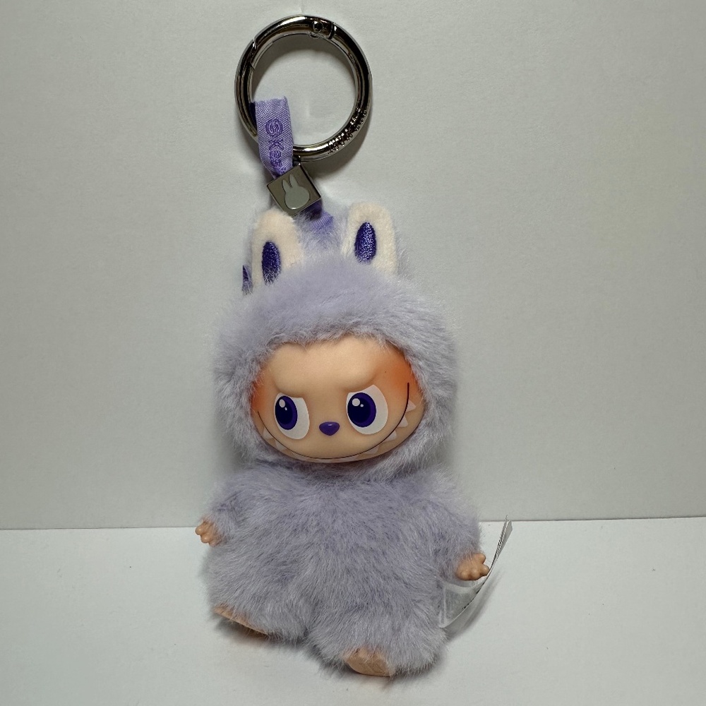 Labubu - E - Pin for Love Vinyl Plush Pendant - Pop Mart Monsters - new in box